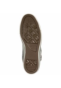 Hnědá gumová podrážka boty s texturovaným vzorem pro lepší přilnavost. Obsahuje bílý boční pruh a logo na pate. Pevná konstrukce s flexibilitou.