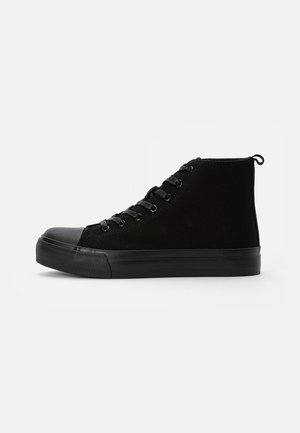 Trainers - black