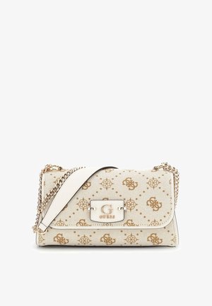 Beige textuur handtas met gouden accenten en kettinghengsel. Heeft een klep sluiting met een logo plaque en een geëmbosseerd bloemmotief.