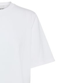 T-shirt blanc uni à manches courtes et col rond, en tissu léger et lisse, avec une coupe légèrement ample.