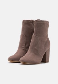 Madden Girl Botines de tacón - grey