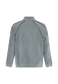 Graue Fleecejacke mit hohem Kragen, langen Ärmeln und kontrastierender schwarzer Paspelierung entlang der Schulternähte. Weicher Stoff mit elastischem Saum.