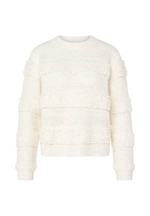 Weißer Strickpullover mit strukturierten horizontalen Streifen und langen Ärmeln vor einem einfarbigen weißen Hintergrund.