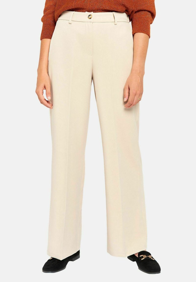 Beige Weite-Leg-Hose mit hoher Taille, aus glattem Stoff gefertigt, mit vorderem Knopfverschluss und ordentlich gebügelten Falten.