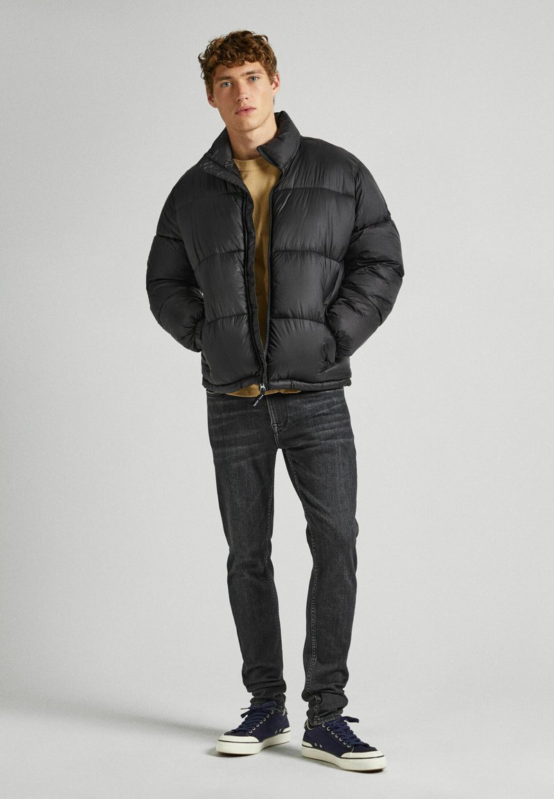 Blugi slim fit