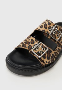 Copenhagen Studios Chaussons - brown