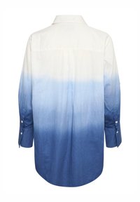 Långärmad skjorta med krage, med en gradientdesign som övergår från vit längst upp till djupblå längst ner.