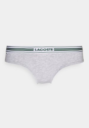 Culotte de bikini en coton gris avec une taille blanche arborant des rayures vertes et bleu marine, et le logo "LACOSTE" centré à l'avant.