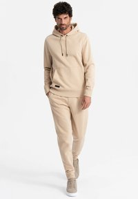 Unausgewählt, beige