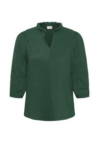 Bluză verde, texturată, cu un guler volanat, mâneci până la trei sferturi și un design cu decolteu în formă de V despicat. Material moale cu un model țesut.