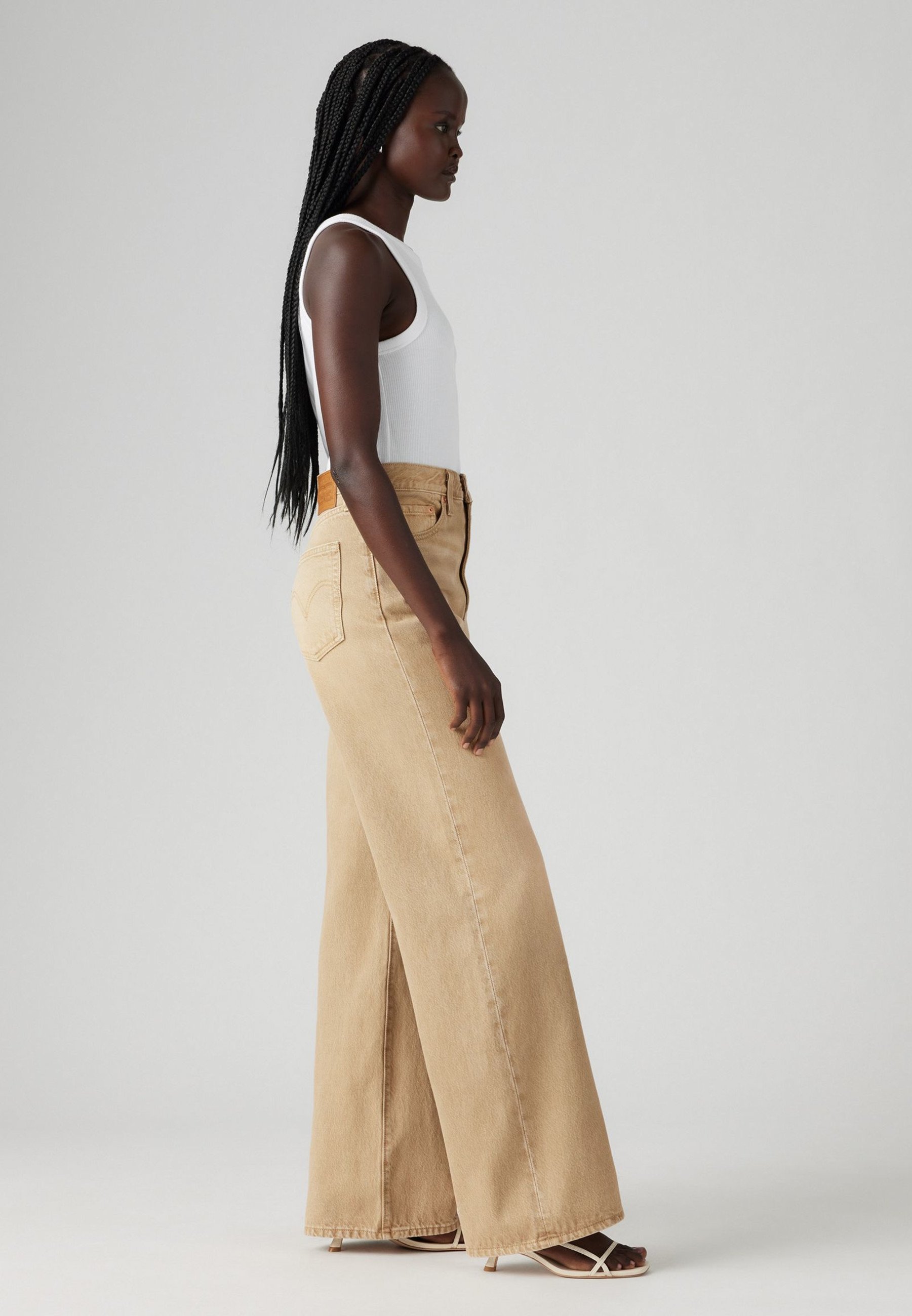 Levi's® RIBCAGE WIDE LEG - Relaxed fit jeans - coloured denim - Zalando