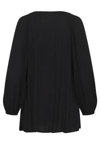Blouse noire à manches longues avec poignets froncés et coupe ample fluide, avec un décolleté carré et un tissu léger.