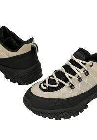 Czarne i beżowe buty outdoorowe o teksturowanym wykończeniu, z grubą podeszwą, wzmocnionym czubkiem oraz elastycznymi sznurówkami z metalowymi złączkami.