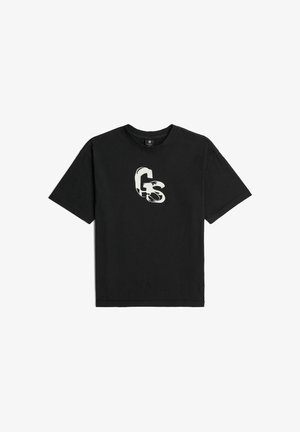 Czarny t-shirt z krótkim rękawem, okrągłym dekoltem i białymi zniekształconymi literami "GS" nadrukowanymi na środku przodu.