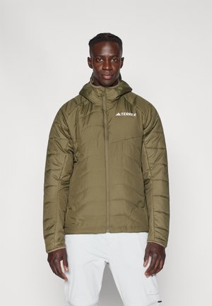 Gevoerde hooded jas in olijfgroen, met een voorrits en een doorgestikte structuur. Logo weergegeven aan de bovenkant van de linkerzijde.