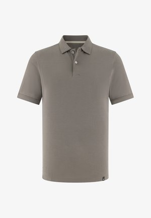 Krátký rukáv, taupe barvy polokošile se dvěma bílými knoflíky a malou černou štítkem blízko lemu.