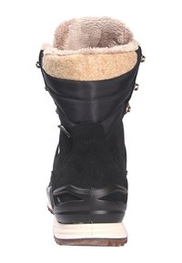 Zwarte suède sneeuwlaarzen met een luxe beige voering, een gevoerde kraag en metalen hardware accenten. Voorzien van een gestructureerde rubberen zool voor grip.