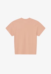 Ružová tričko s krátkym rukávom a ryhovanou textúrou zobrazené zozadu na bielom pozadí.