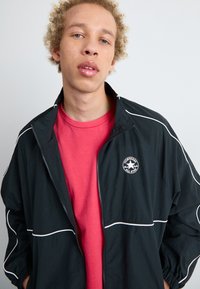 Converse RETRO CHUCK ELEVATED JACKET - Windbreakers - black