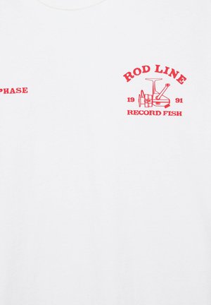 Tissu blanc avec texte rouge "ROD LINE" au-dessus d'une illustration de moulinet de pêche, "1991" sur les côtés, et "RECORD FISH" en bas à droite.
