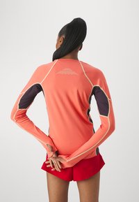 adidas Performance EKIDEN - Langarmshirt - preloved scarlet