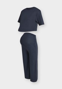Μπλε ναυτικό σετ εγκυμοσύνης με ριμπ ύφασμα, κοντομάνικη κορυφή cropped και παντελόνια με φαρδιά πόδια και ελαστική μέση, σχεδιασμένο για άνεση κατά την εγκυμοσύνη.