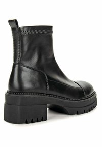 Betsy Ankle boot