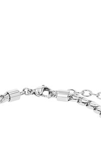 Braccialetto in argento metallico con catena caratterizzata da anelli ovali e rotondi intrecciati, dotato di chiusura a molla e accenti cilindrici lucidati.