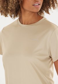 Endurance KEILY - T-shirt till träning - dove