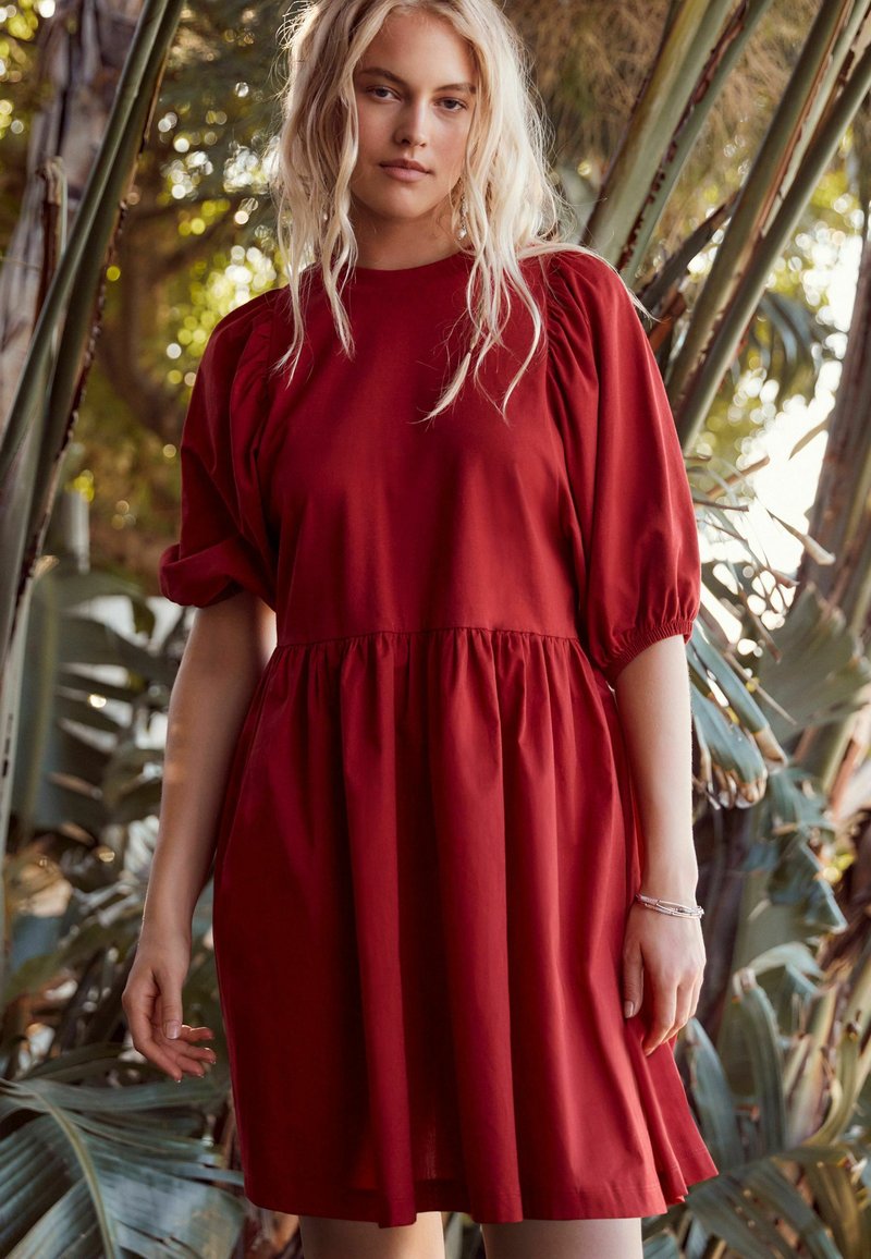 Next PUFF SLEEVE - REGULAR FIT - Jerseyklänning - red