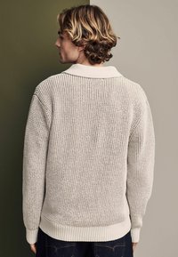 Next Pulover - ecru white