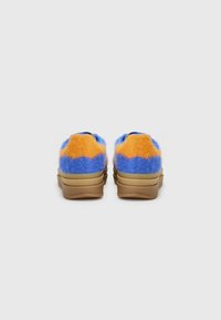 adidas Originals GAZELLE BOLD - Športni copati - blue/bright orange/gold-coloured