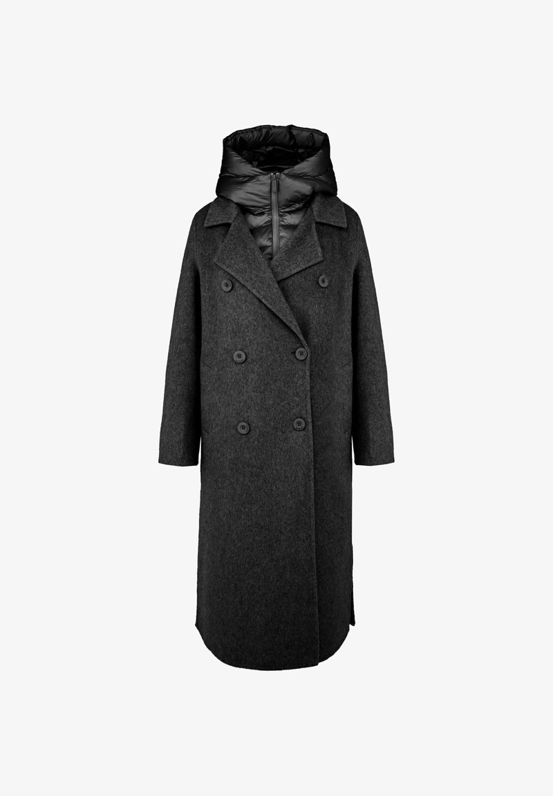 Manteau croisé en laine gris foncé avec une capuche en doudoune noire, doté d'une coupe droite, de manches longues et de deux grands boutons à l'avant.