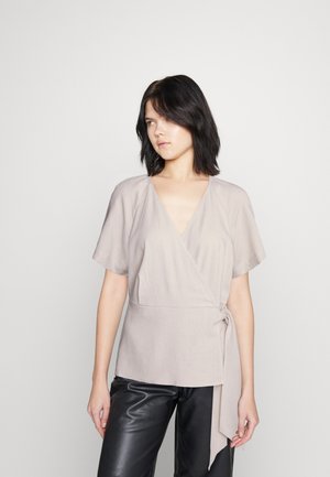 Vero Moda VMMYMILO WIDE WRAP - Μπλουζάκι με στάμπα - off-white