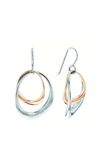 Pendientes de aro en plata y oro rosa con formas circulares entrelazadas y superficies lisas y pulidas. Presentan un sutil grabado de logo.