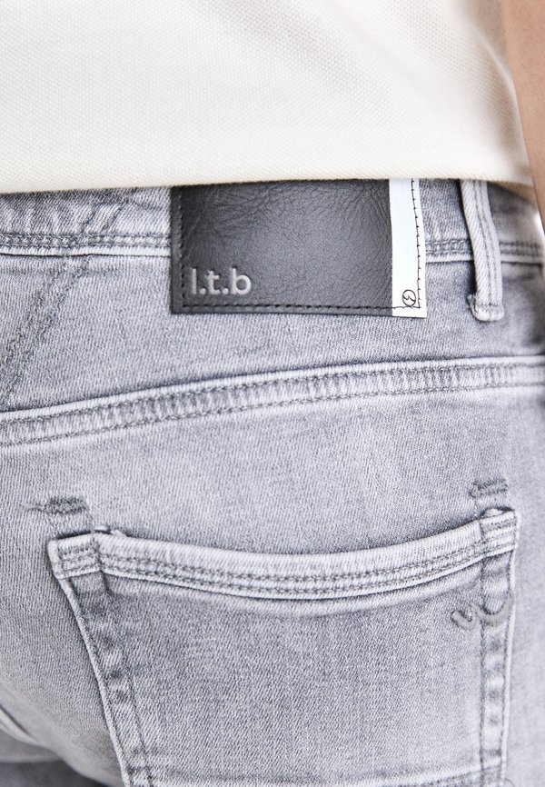 SERVANDO MID RISE - Slim fit jeans - lario wash2