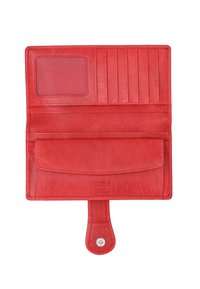 Rødt læderpung med et klart ID-slot, flere kortholdere og en tryklås. Glat tekstur og præget logodetalje synlig.