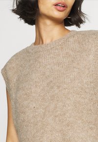 Pieces Petite Stickad tröja - lilac