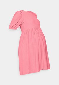 Abito premaman rosa con maniche corte puffate e vita impero arricciata, progettato per comfort e stile.