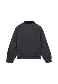 Veste en jean noire avec manches longues, poignets boutonnés et une ceinture courte vue de dos sur fond blanc.