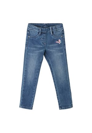 Denimjeans i en middelblå vask med en sommerfuglebroderi på den forreste højre lomme og et standard fem-lomme design.