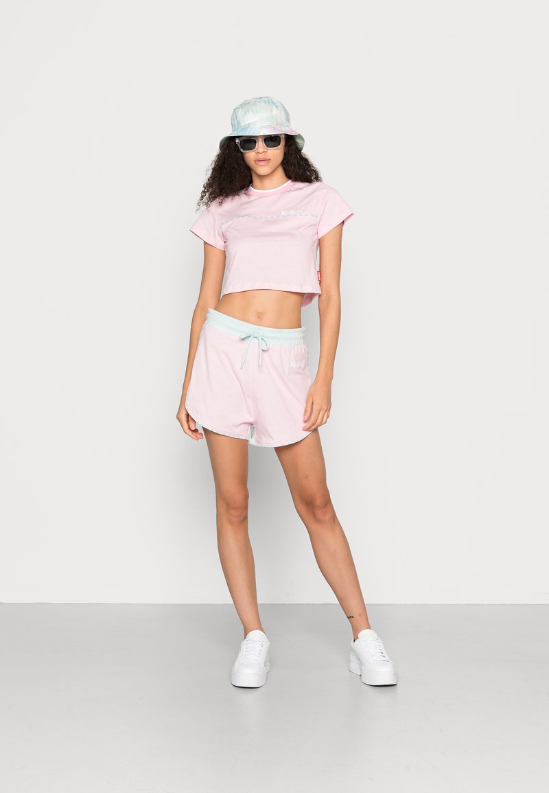 Damen Kleider | Kickers Classics RUNNER Shorts pink - QN37351 Damen Kleider | Kickers Classics RUNNER Shorts pink - QN37351
