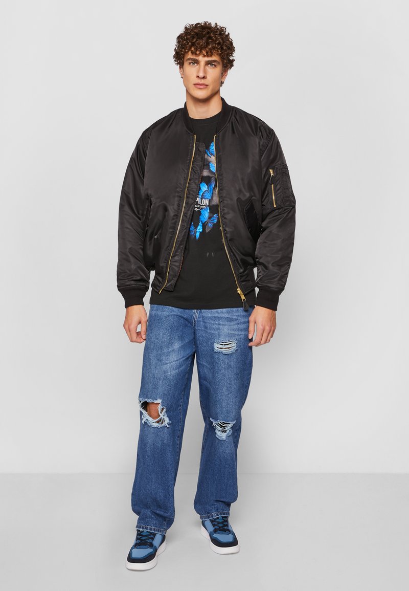 Mister Tee Maglietta Uomo Le Papillon – T-Shirt Oversize In Cotone, Girocollo, Stampa Farfalla, Casual E Streetwear, Disponibile In Vari Colori - 4