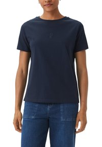 Kornblumenblaues Kurzarm-T-Shirt aus Baumwolle mit Rundhalsausschnitt, lässiger Passform und dezentem Logo-Detail in Ton-in-Ton auf der Vorderseite.