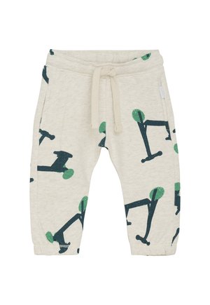 Kinder joggingbroek in lichtbeige stof, met groene en marineblauwe scooterillustraties. Heeft een elastische tailleband met een trekkoord.