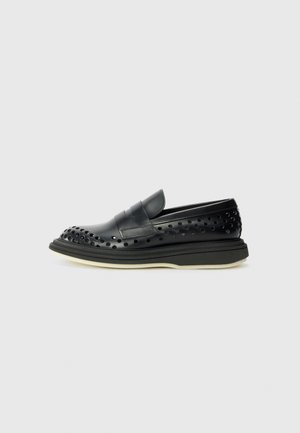 COLLEGE PIERCED  - Slip-ons - black