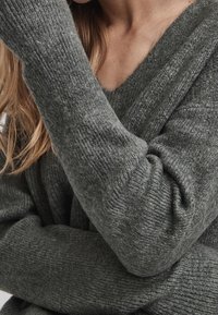 Vero Moda Strickpullover - green