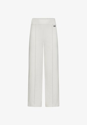 Białe spodnie w szerokim kroju wykonane z miękkiego materiału, z wysokim stanem i przeszyciami zapewniającymi strukturę. Bez dodatkowych elementów wzorniczych.