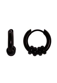 Accessori in stile black metal con un anello con tre dettagli arrotondati e un pezzo più piccolo a forma di gancio. Texture elegante e liscia su tutta la superficie.