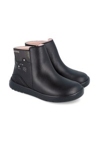 Botas de tobillo de cuero negro con un acabado suave, que presentan un diseño de cara de gato en el costado y un forro interior rosa. Suela de goma para tracción.
